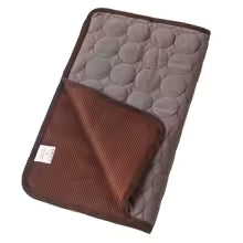 Golden Hearts Pet cooling mat in Coffee/Brown